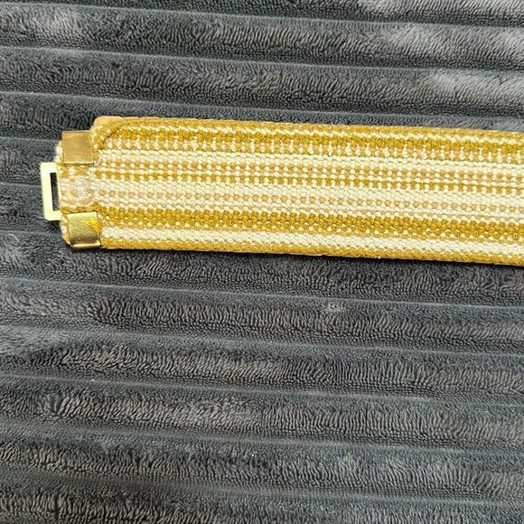 Vintage Gold Tone Metal Stretchy Belt with Oval Buckle - Picture 10 of 10